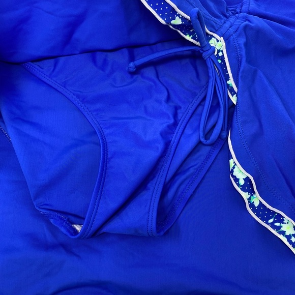 Vibrant Blue Women’s Swimsuit Size Large - Picture 3 of 6